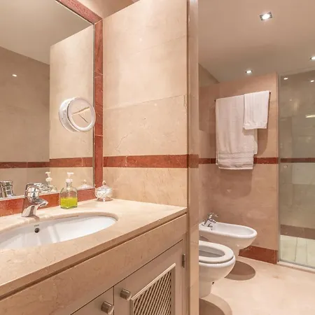 Exclusive 2 Beds On Promenade Marbella